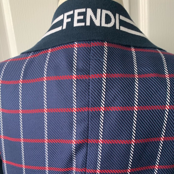 Fendi Junior Jacket
Navy blue junior blazer - Picture 2 of 9